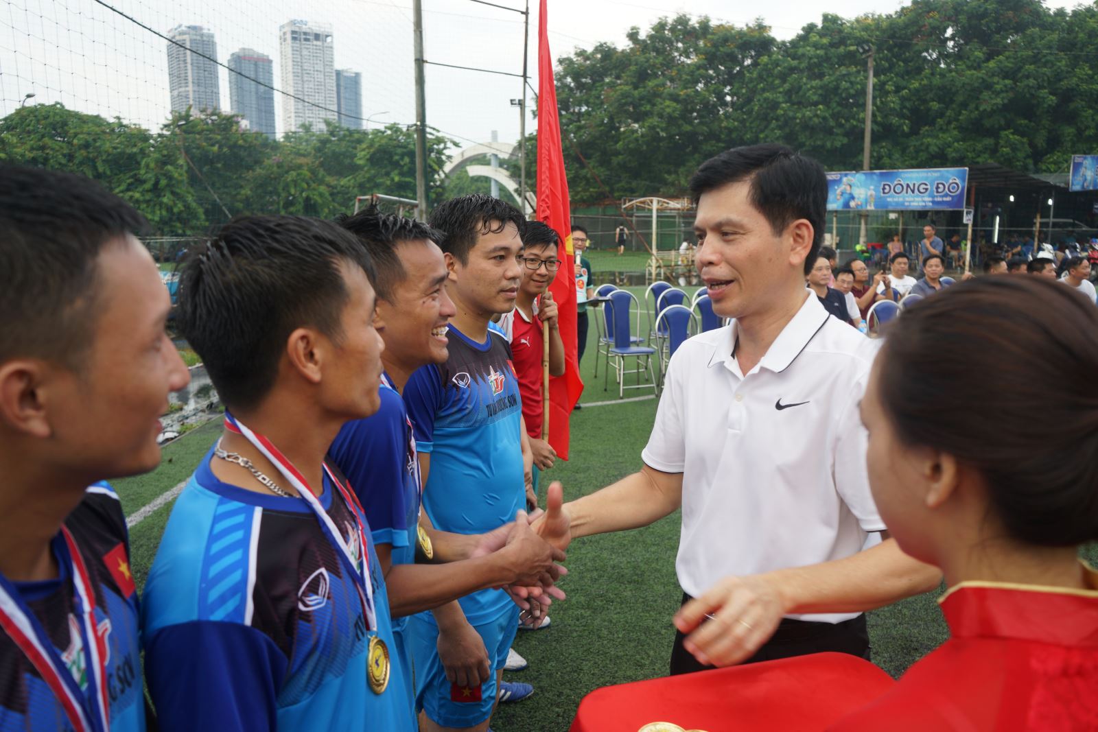 Vô địch giải bóng đá kỷ niệm 20 năm thành lập Ban QLDA đường Hồ Chí Minh 7