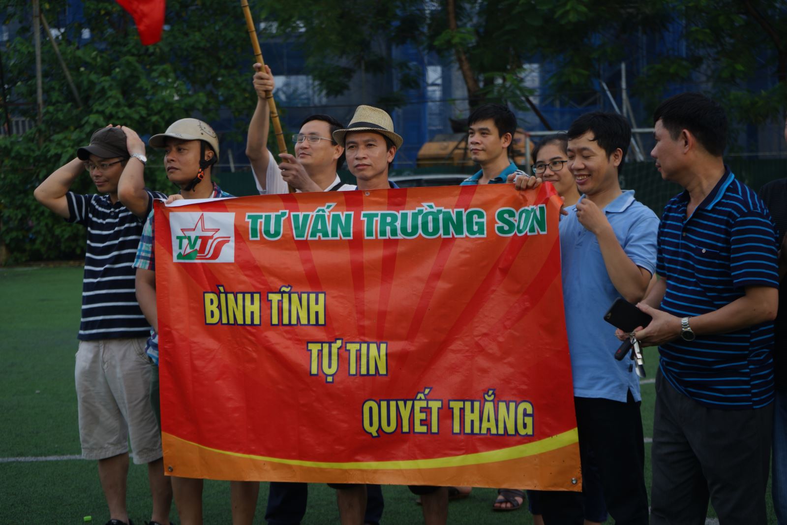 Vô địch giải bóng đá kỷ niệm 20 năm thành lập Ban QLDA đường Hồ Chí Minh 2