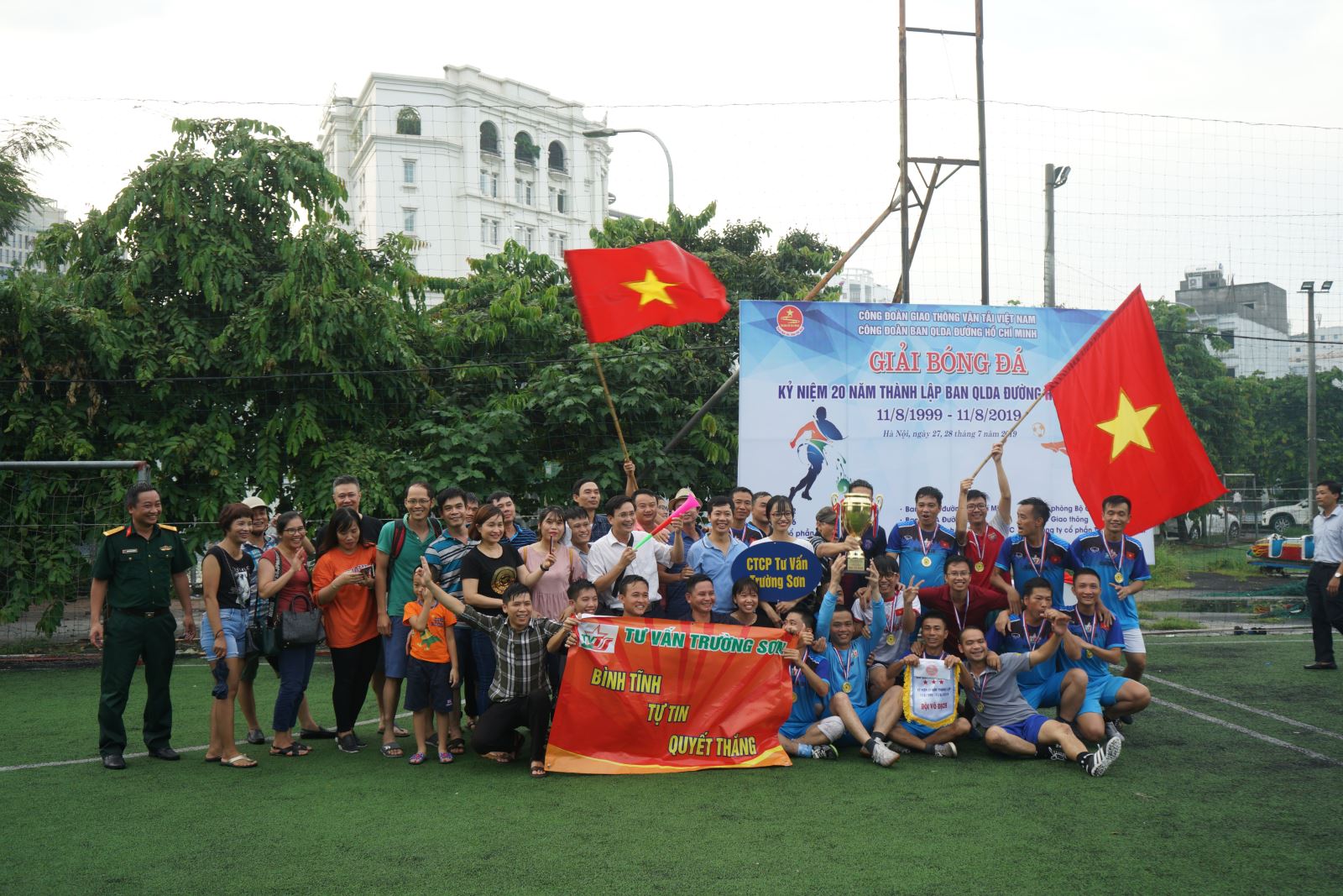 Vô địch giải bóng đá kỷ niệm 20 năm thành lập Ban QLDA đường Hồ Chí Minh 3